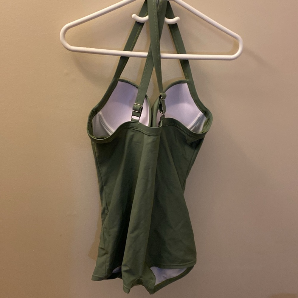 Retro bathing suit. - Picture 2 of 2